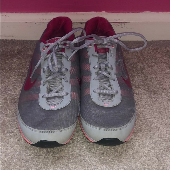 nike tennis shoes price